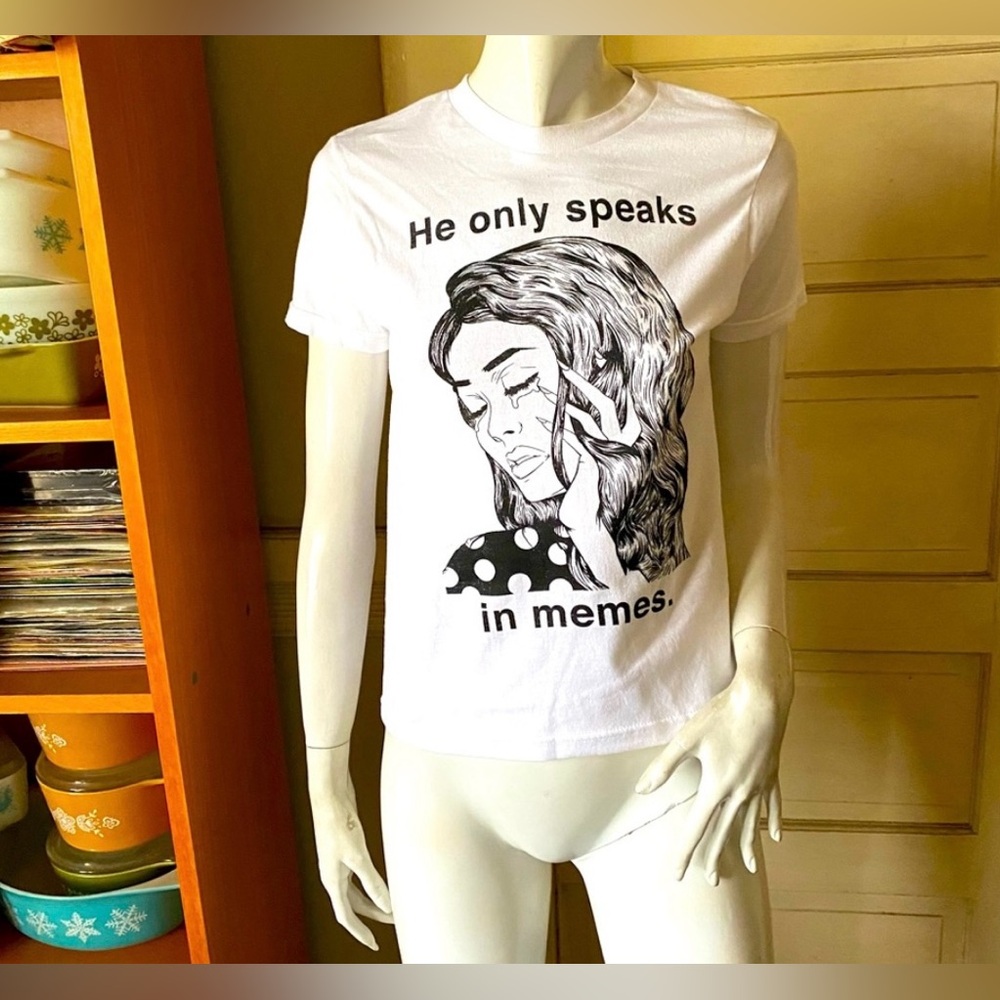 NWOT Memes tee